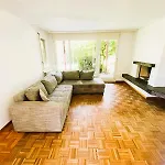 Large Flats, Hwa - Self Checkin