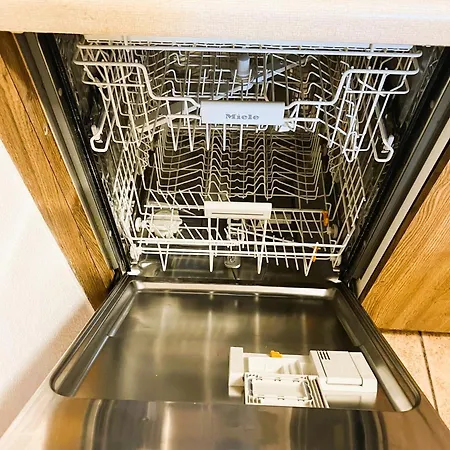 Large Flats, Hwa - Self Checkin ציריך