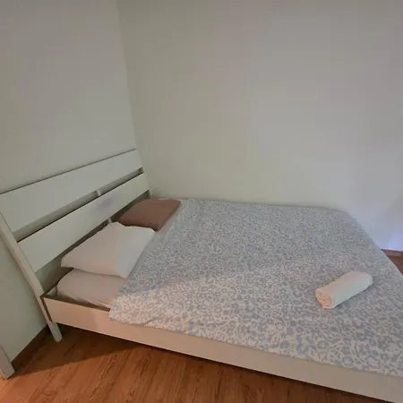 Center Flats With Balcony - Rigid Apartment Zurich
