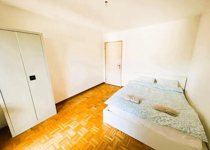 Large Flats, Hwa - Self Checkin * Zurich