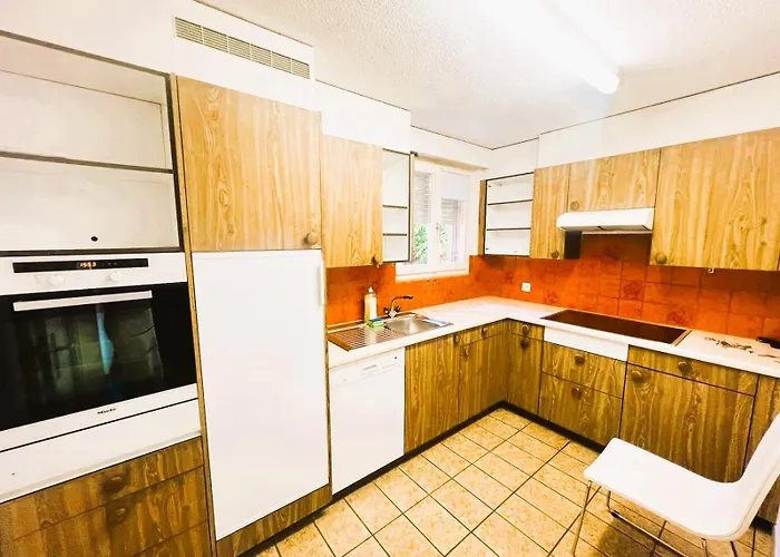 Large Flats, Hwa - Self Checkin