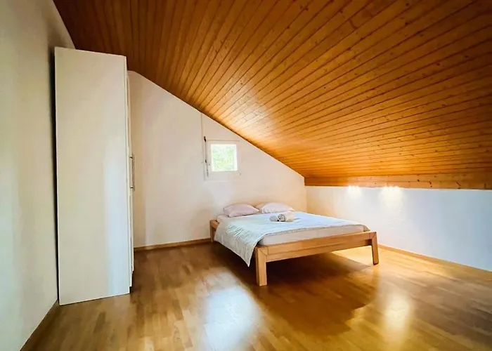 Large Flats, Hwa - Self Checkin * Zurigo