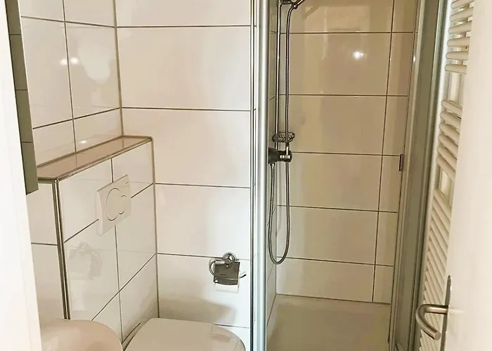 Large Flats, Hwa - Self Checkin