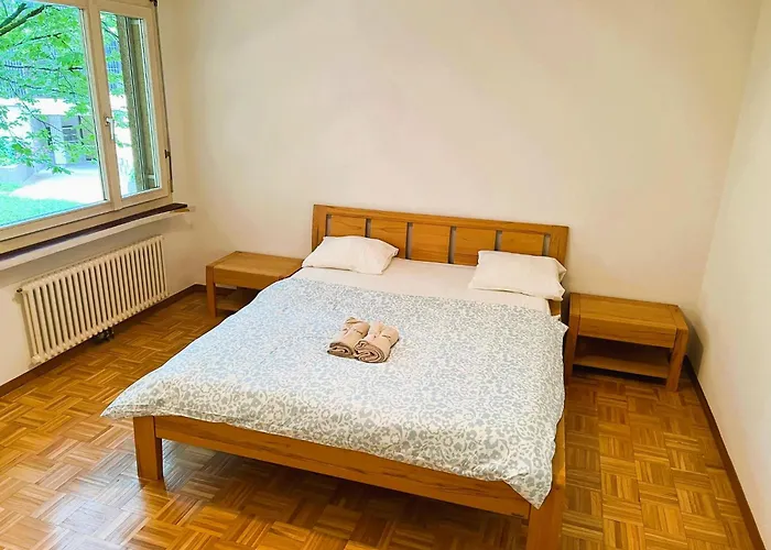 Large Flats, Hwa - Self Checkin * Zurigo