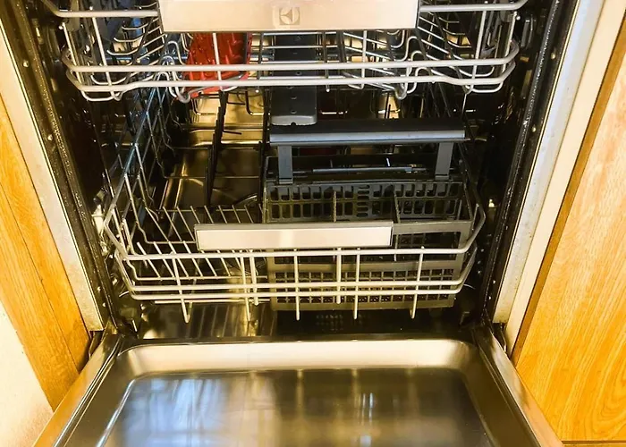 Large Flats, Hwa - Self Checkin