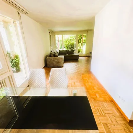 With View And Balcony In The Center Of Hwa * Zürich