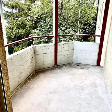 Apartment With View And Balcony In The Center Of Hwa Zürich