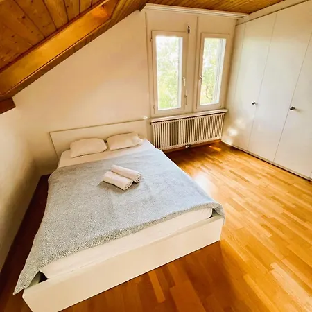 With View And Balcony In The Center Of Hwa Zürich
