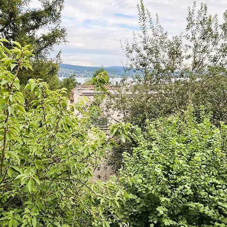 With View And Balcony In The Center Of Hwa Apartment *